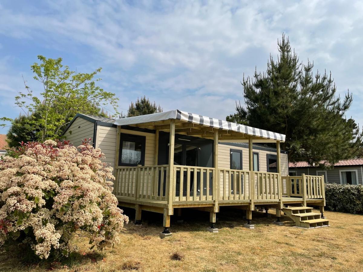 Camping Le Village De La Mer Les Moutiers Bagian luar foto