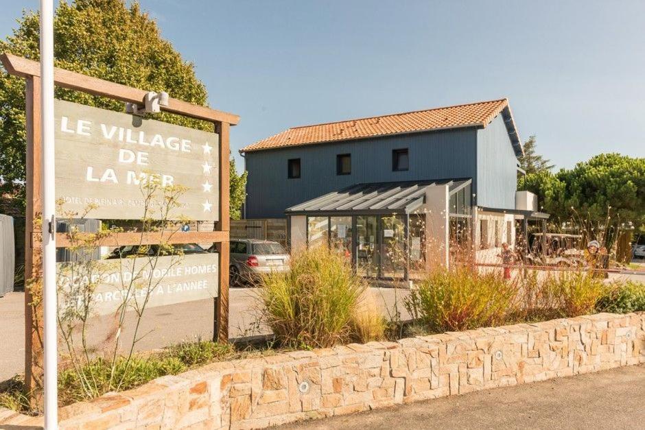 Camping Le Village De La Mer Les Moutiers Bagian luar foto